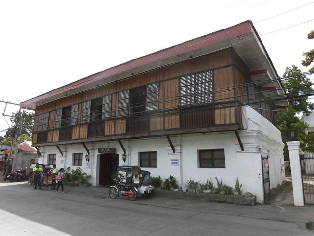 An Influental Family's House Tour! 🇵🇭