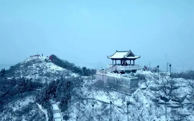 Snow Scene in Kaifeng, Henan: Pure White Fairy Tale, Winter Wonder