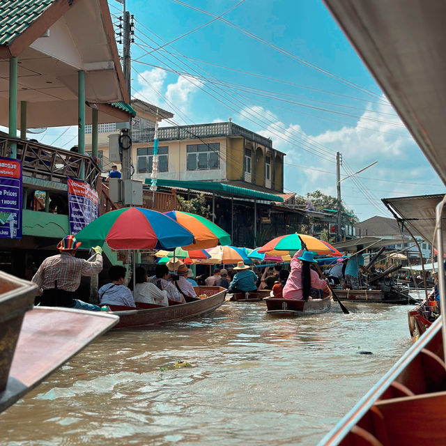 Float along Damnoen Saduak with Trip.com 🛶 