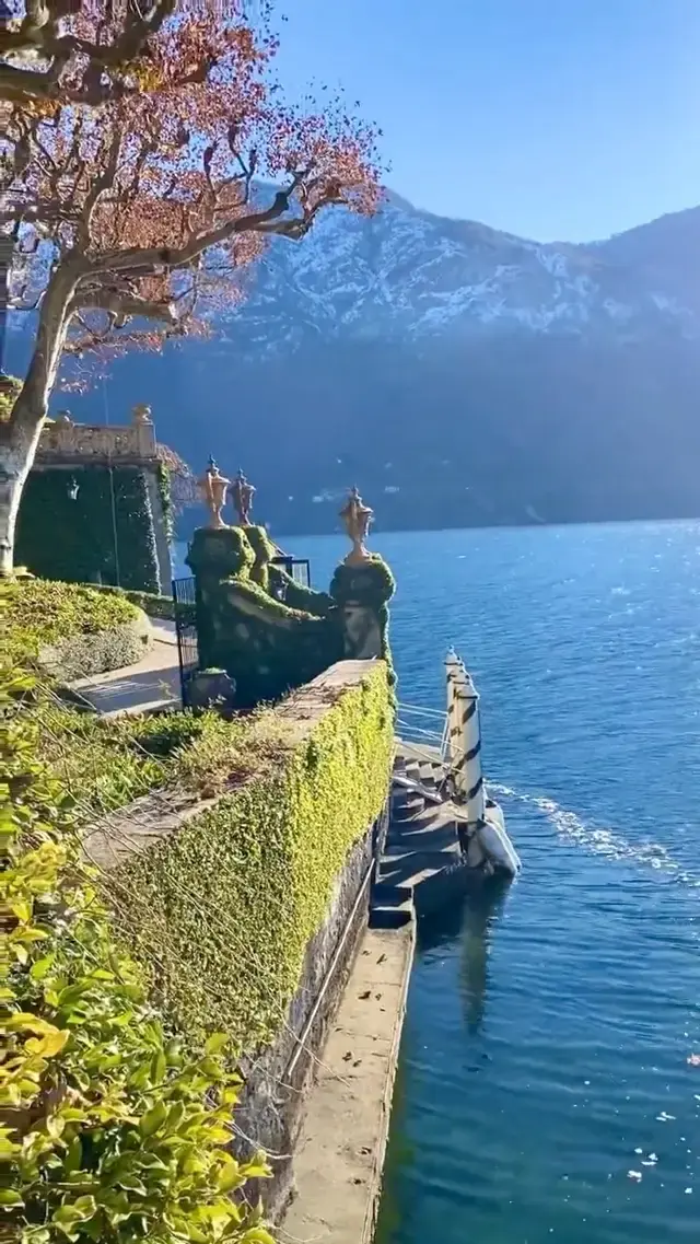 Winter's Embrace on Lake Como: A Day of Tranquility 💙💚