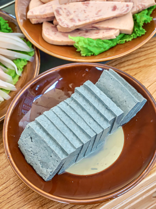 Xi'an·Xiao Qi Hua | A local hotpot brimming with the authentic charm of the marketplace.