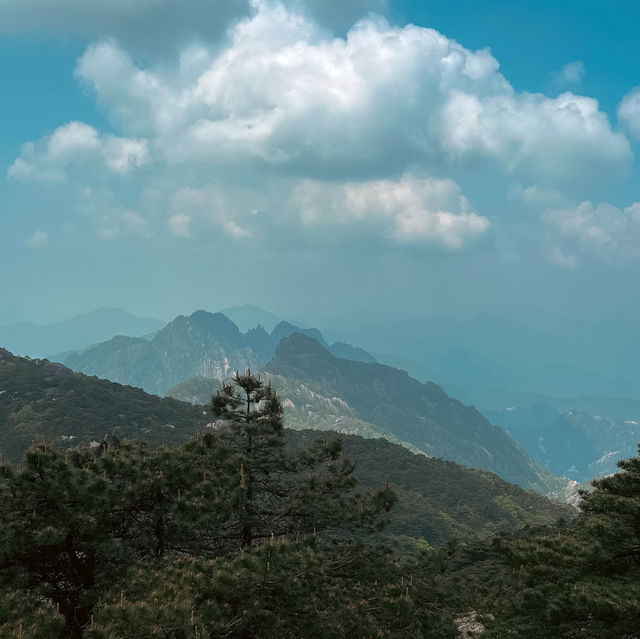 Discover the Enchanting Huangshan Mountains: A Year-Round Gem in Anhui Province