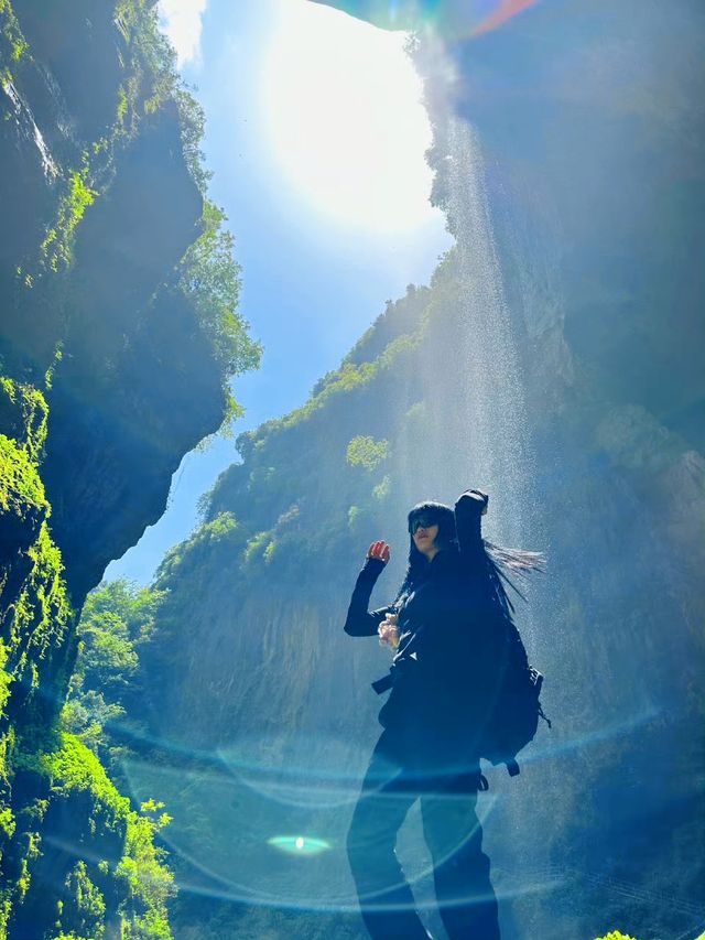 漢中地洞天坑真的很震撼，我可以永遠相信國家地理的審美