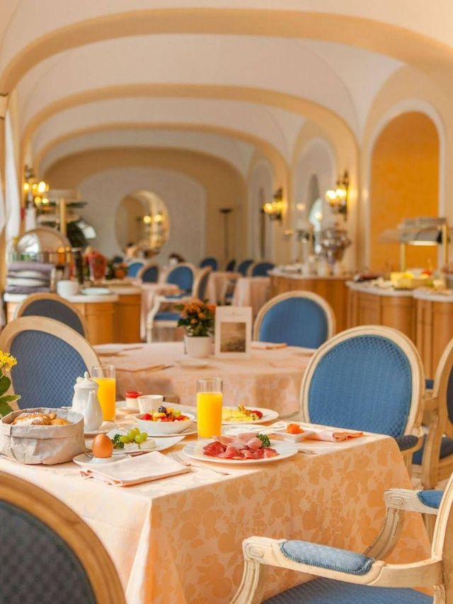 🌟 Luxe Lakeside Bliss at Villa Principe Leopoldo 🌟