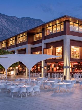 🌟🏨 Luxe Lodgings: Rixos Sungate & The Land of Legends 🌴