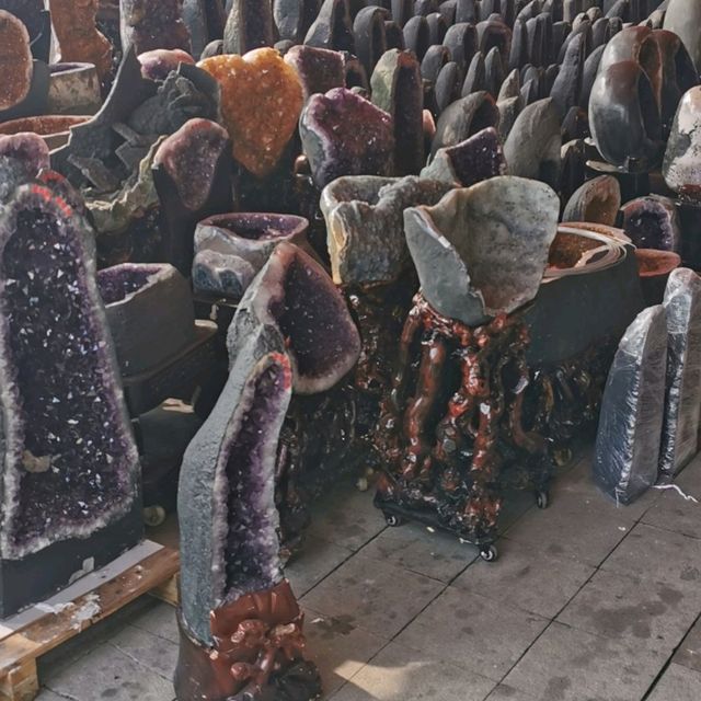 Donghai crystal market, the world first crystal market 