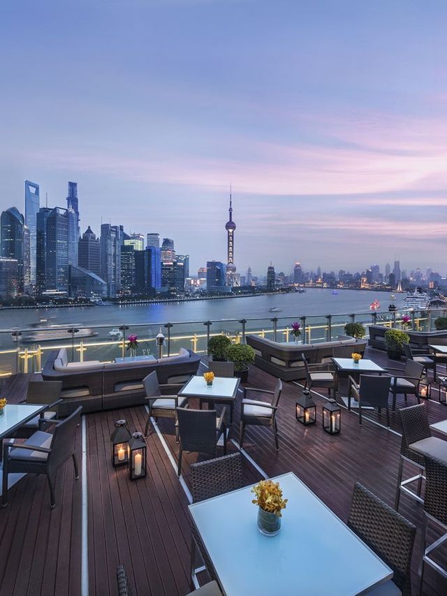 🌟 Shanghai Splendors: Banyan Tree's Riverside Retreat 🌉