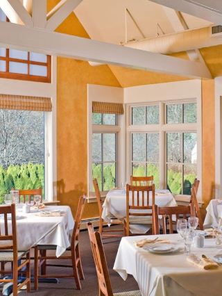 🌟 Vermont Vistas & Vintage Vibes at Jackson House Inn 🍁