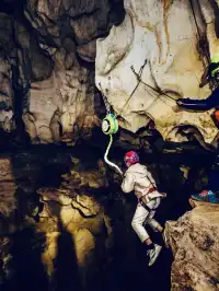 荔波"酷玩森林探洞"體驗。