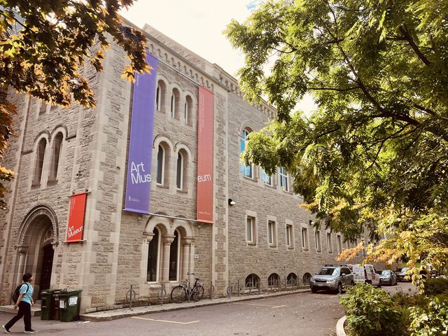 打卡多倫多大學藝術中心。