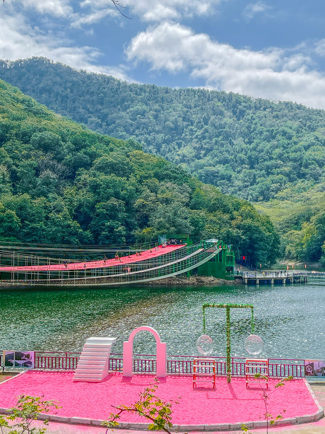 十一賞楓葉就來本溪關山湖。
