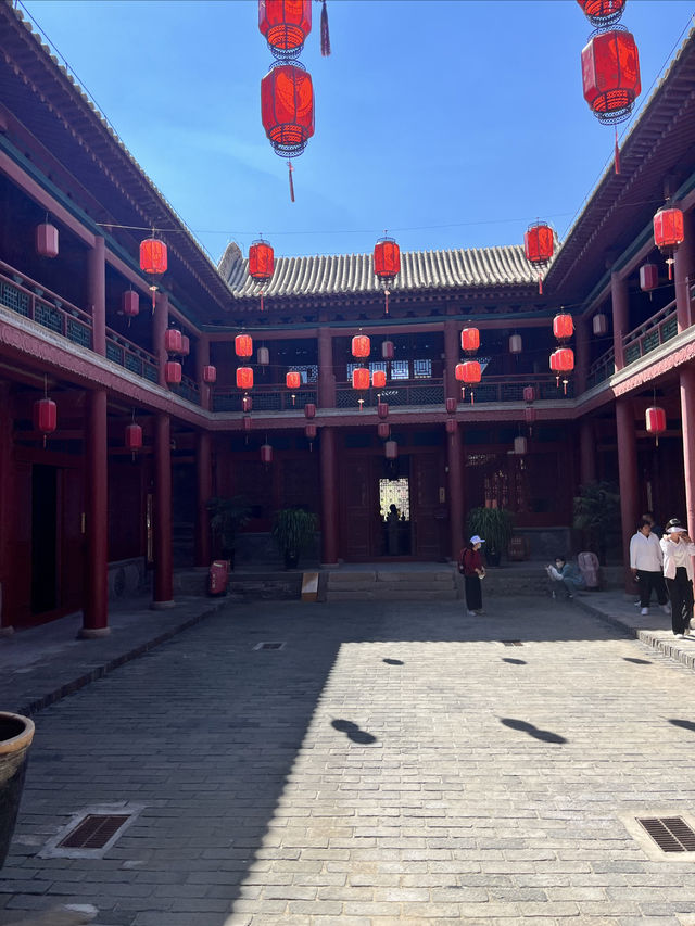 董府。