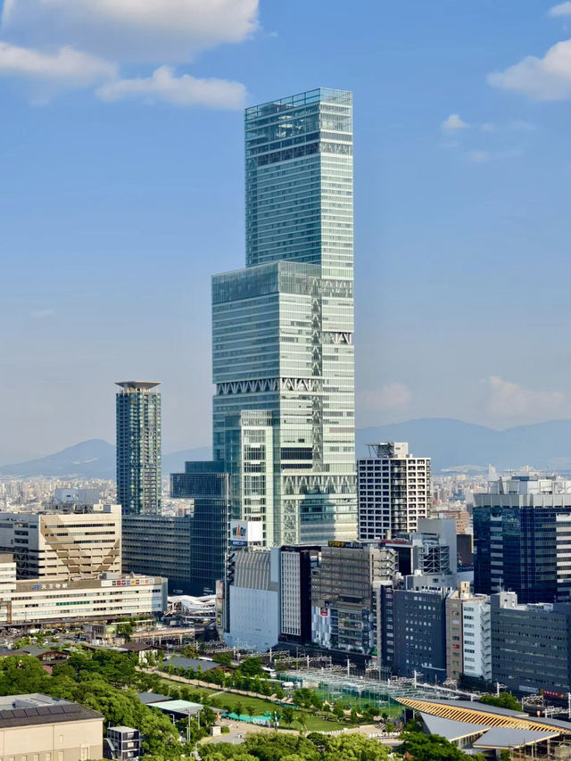 大阪通天閣：俯瞰城市與昭和情懷的交匯地