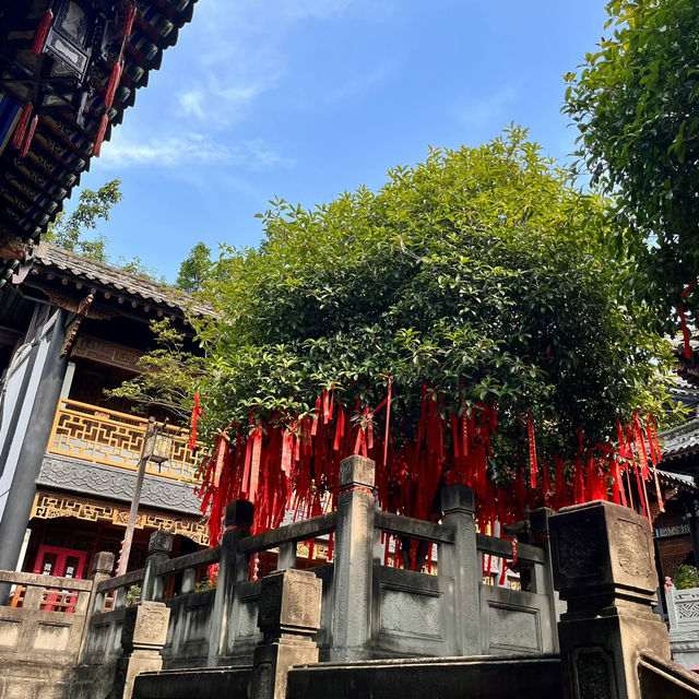 清淨之境｜藏在重慶半山腰的一個廟宇，因廟內供奉武聖“關羽”得名