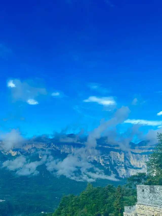 Enshi City - Pingshan Canyon - Shennongjia Travel Guide for Seniors. 