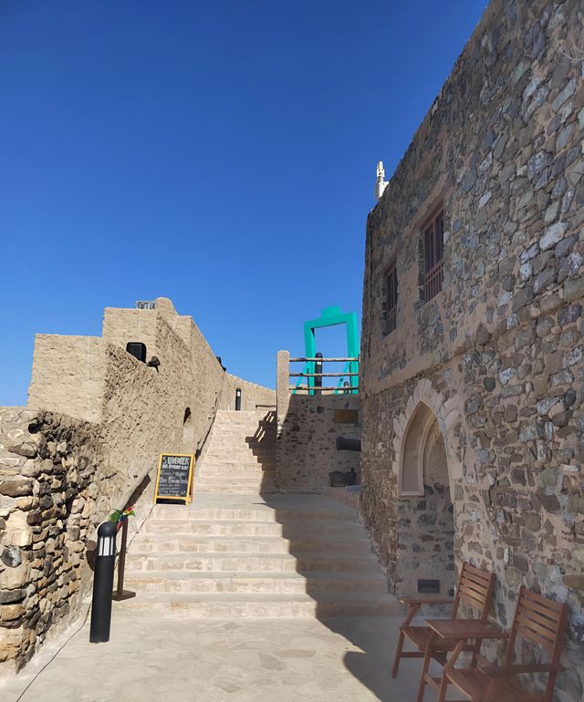探秘阿曼Mutrah Fort｜領略阿曼的雄渾風華