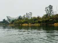 暴雨中的桂林象鼻山 兩江四湖