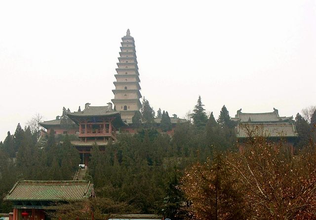 蒲州有國寶鐵牛、故城遺址、普救寺、鸛雀樓