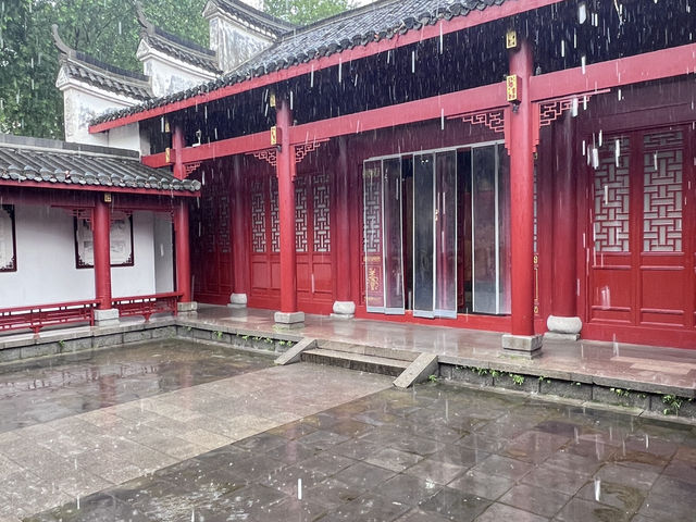 一樓一詩江邊屹立千年