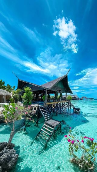Maldives: Diving into the Blue Heartbeat of the Indian Ocean