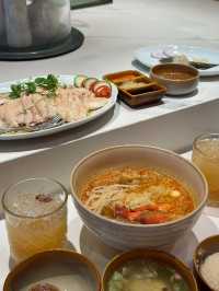 新加坡呢間舖頭嘅海南雞飯香到行唔郁！
