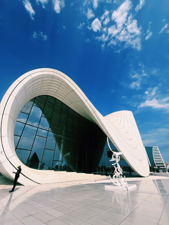 Baku's Iconic Curves: Haydar Aliyev Museum Is a MUST for Architecture Lovers 😍✨ Baku's Iconic Curves: Haydar Aliyev Museum Is a MUST for Architecture Lovers 😍✨