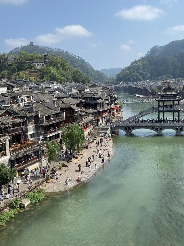 湘西鳳凰古城：把日子過成詩