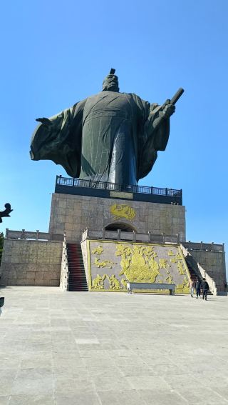 商丘——探尋華夏文明的寶藏之旅  家人們！你們能想像在一座城市裡，一腳就踏入上下五千年的歷史長河中嗎