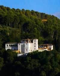 格拉納達的秘境:阿爾罕布拉宮的水與光