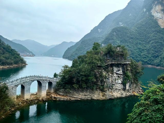 清江畫廊漫遊指南:一場與碧水青山的詩意對話 清江畫廊漫遊指南:一場與碧水青山的詩意對話