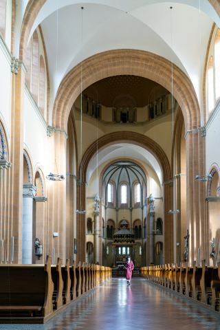 การเดินทางในเวียนนา—โบสถ์สไตล์แปลกริมแม่น้ำดานูบ