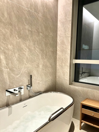 Baoding Shenzhen Garden Hotel: German-style neo-luxury, a modern landmark for travel and leisure in eastern Baoding.