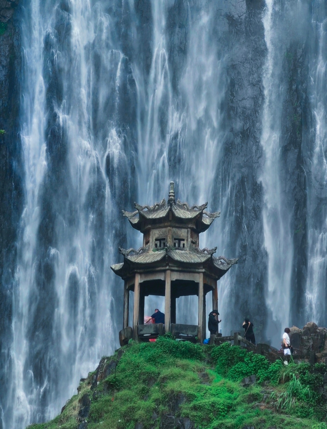 Wenzhou Baizhang Waterfall | Head to China's tallest waterfall