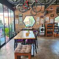 _Treeluxx Cafe' _