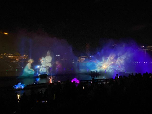 Frozen water show at MBS 