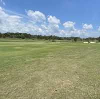 貼近海洋附有沙灘鄰近golf course的度假酒店