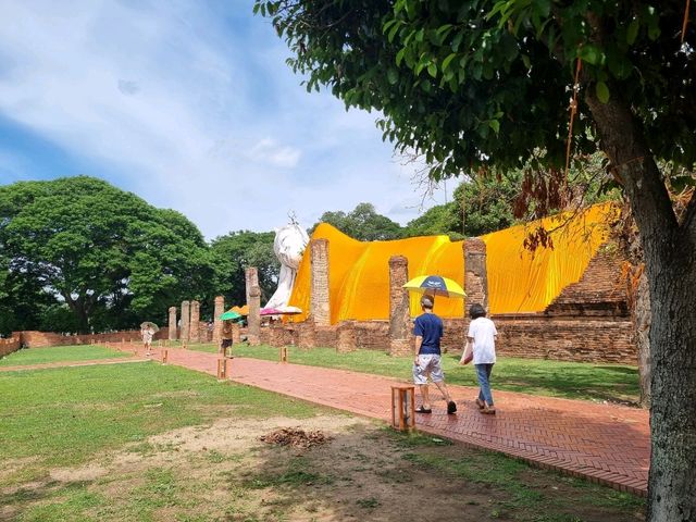 ไหว้พระนอนองค์ใหญ่ ใกล้กรุง @อ่างทอง