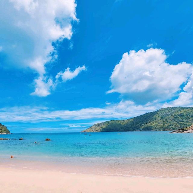 หาดลับ​ ๆ​ ในภูเก็ต