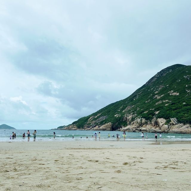 石澳沙灘。！ 陰天 ， 聽著海濤聲！忘憂谷 ！