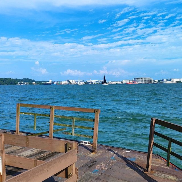 Boat tour in Singapore sea