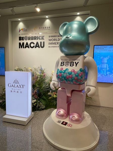 Macau 🇲🇴Latest Exhibition🤭Be@rbrick😏1000% Super Giant Outdoor