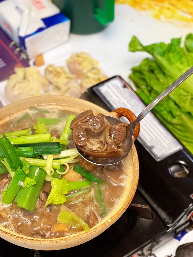 柴灣足料古法羊腩煲