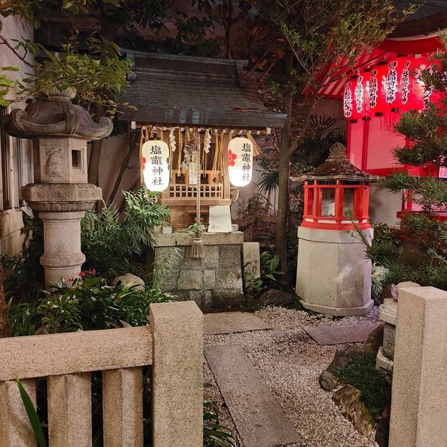 隱藏於京都最熱鬧商店街的神社