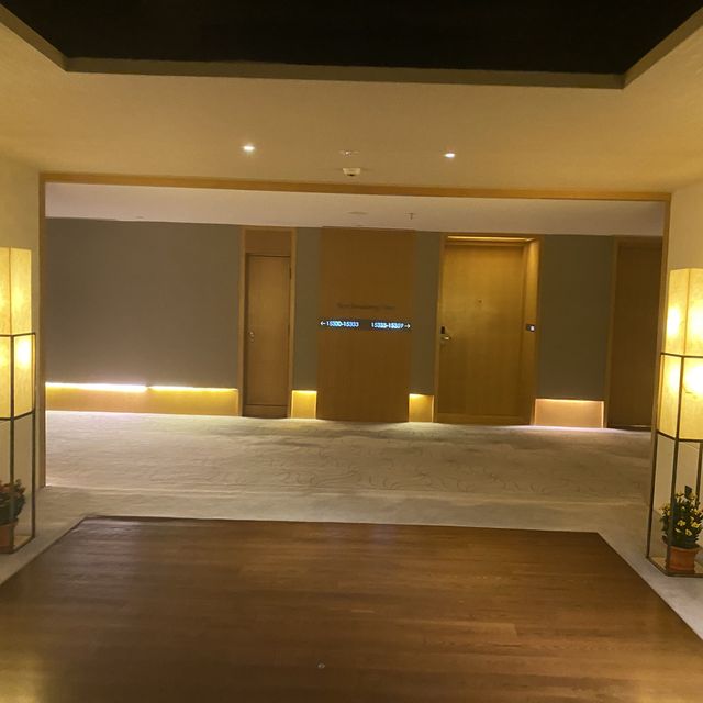 MAXIM EXECUTIVE KING at Highland Hotel