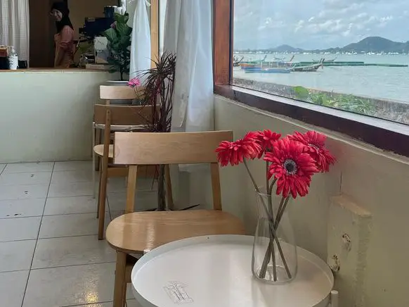 Lay Cafe Phuket 
