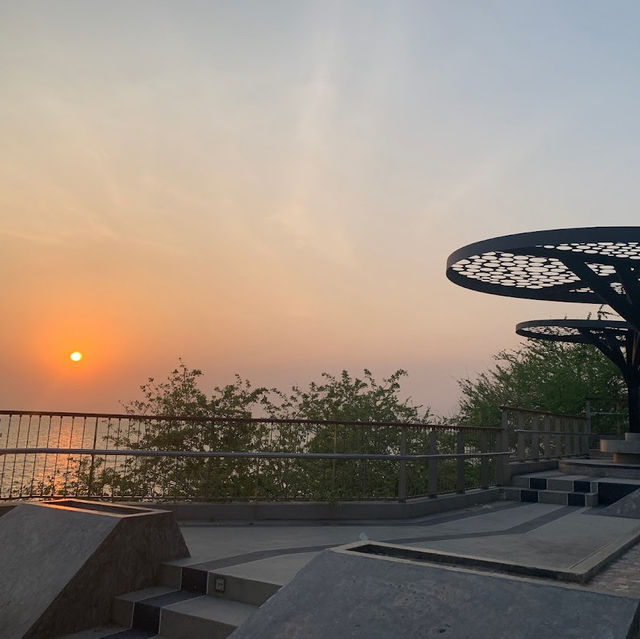 🌅จุดชมวิวเขาสามมุข สกายวอล์ค ชลบุรี