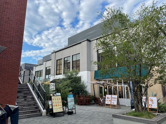 【神奈川】横浜のモダンな屋外ショッピングモール