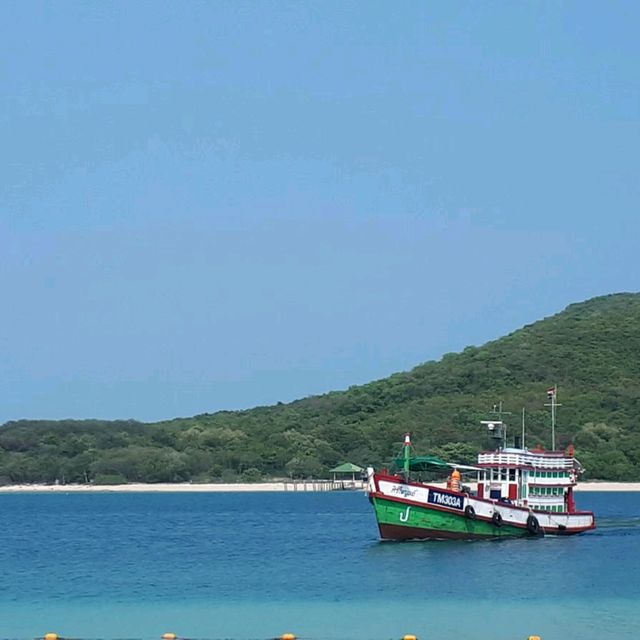 หาดลูกลม หาดสวยน้ำใส