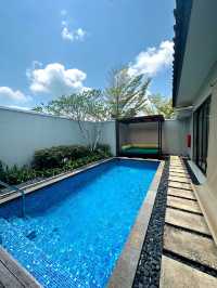 Our Bintan villa comes with a private pool 😍