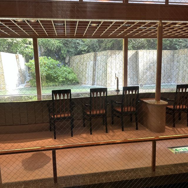 山口の老舗旅館、大谷山荘の貫禄さ。